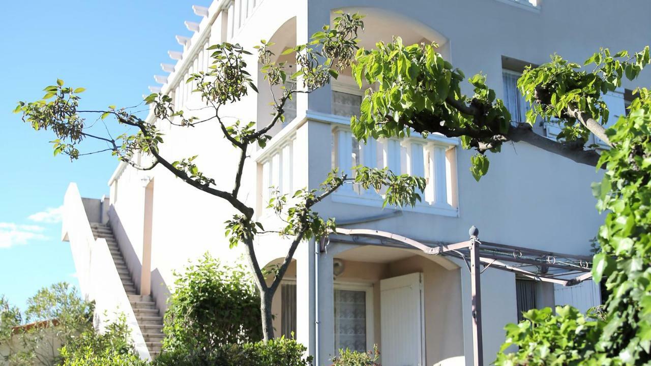 Residence Les Muriers Allegre Les Fumades Exterior photo
